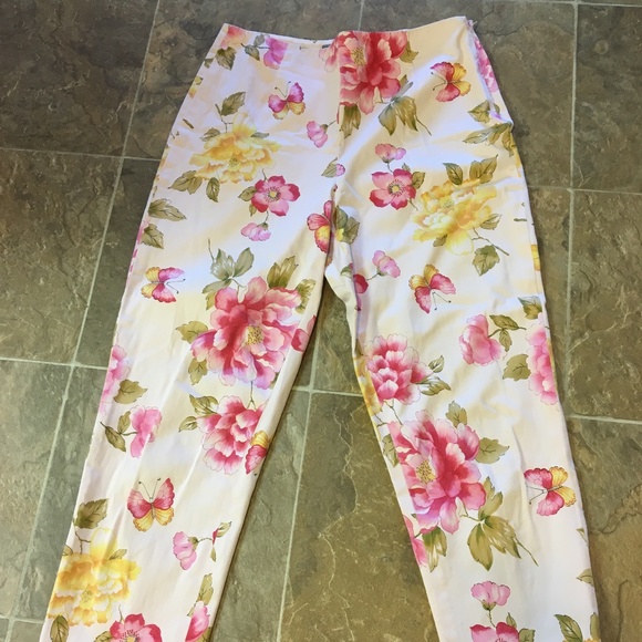 Real Clothes Saks 5th Classy Capris Size 10 FUN!! - Picture 1 of 6